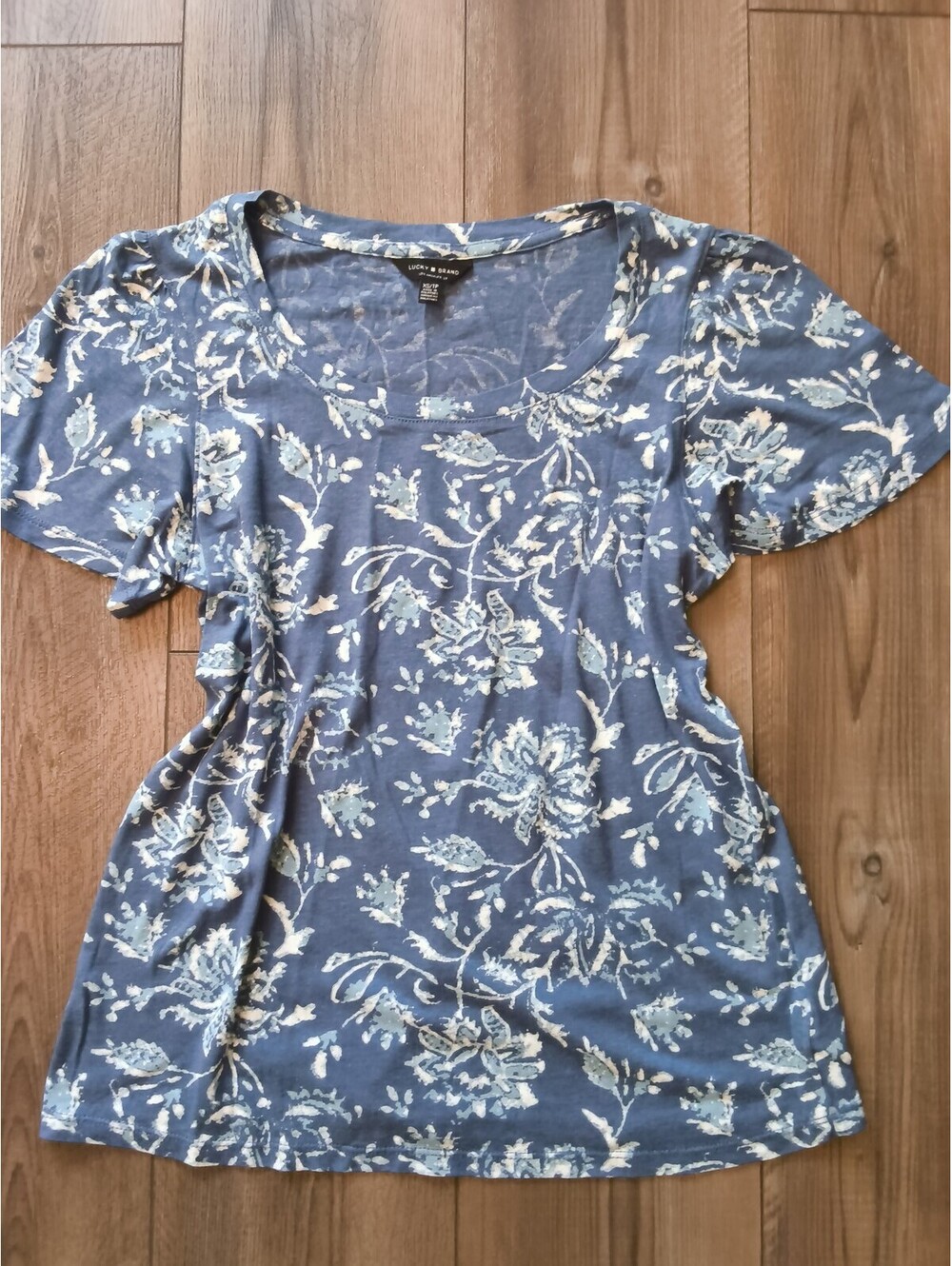 Lucky Brand Dusty Steel Blue Floral Scoop Neck Pleated Sleeve Top Cotton XS